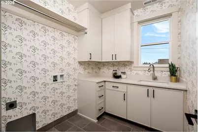 8937 NW Lovejoy St, Portland, OR 97229 - Photo 35