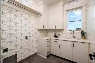 8937 NW Lovejoy St, Portland, OR 97229 - Photo 35