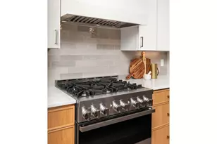 8937 NW Lovejoy St, Portland, OR 97229 - Photo 19