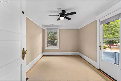 216 S Iowa St, Portland, OR 97239 - Photo 31