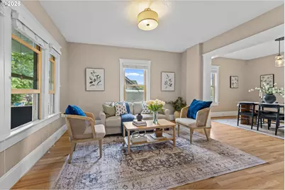216 S Iowa St, Portland, OR 97239 - Photo 9