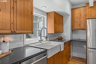 216 S Iowa St, Portland, OR 97239 - Photo 17