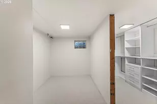 216 S Iowa St, Portland, OR 97239 - Photo 41