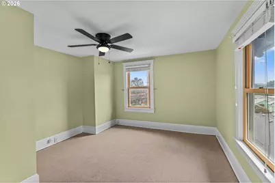 216 S Iowa St, Portland, OR 97239 - Photo 37