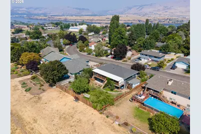 663 Brentwood Dr, The Dalles, OR 97058 - Photo 3