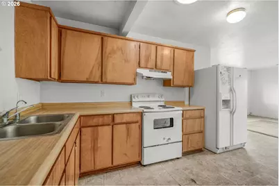 2360 Redwood Ave, Grants Pass, OR 97527 - Photo 7