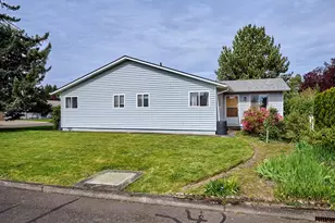2207 Oregon Ct, Woodburn, OR 97071 - Photo 25