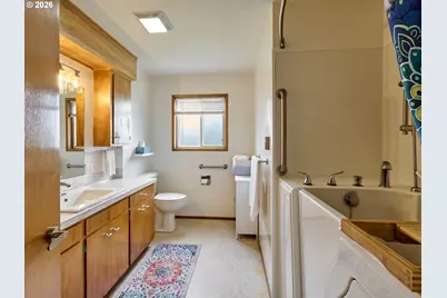 2207 Oregon Ct, Woodburn, OR 97071 - Photo 21