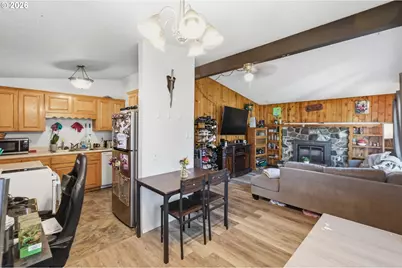 1604 E Taylor Ave, Cottage Grove, OR 97424 - Photo 11