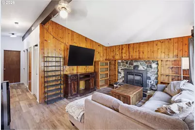 1604 E Taylor Ave, Cottage Grove, OR 97424 - Photo 7