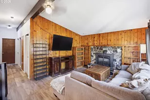 1604 E Taylor Ave, Cottage Grove, OR 97424 - Photo 7