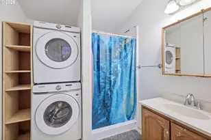 1604 E Taylor Ave, Cottage Grove, OR 97424 - Photo 17