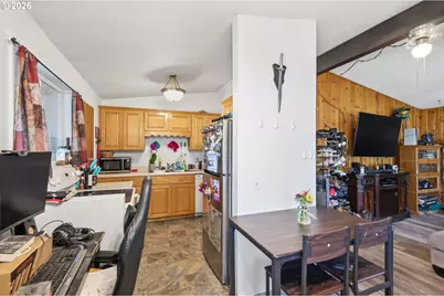 1604 E Taylor Ave, Cottage Grove, OR 97424 - Photo 11