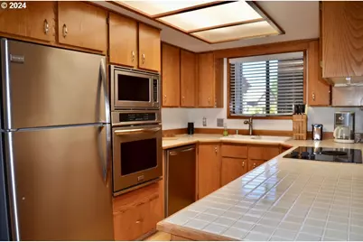 13846 NW 10th Ct #c, Vancouver, WA 98685 - Photo 7
