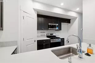 1036 N Auburn Pl, Ridgefield, WA 98642 - Photo 9
