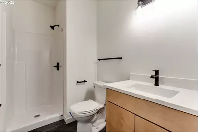 2240 W 25th Pl, Eugene, OR 97405 - Photo 33