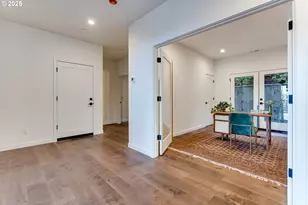 2240 W 25th Pl, Eugene, OR 97405 - Photo 25