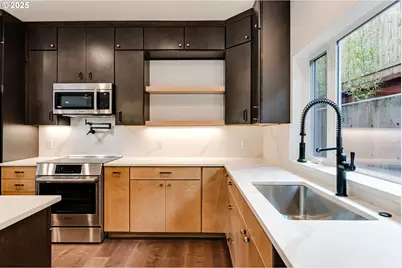 2240 W 25th Pl, Eugene, OR 97405 - Photo 13