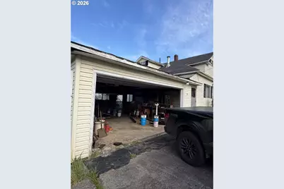 1554 Meade St, North Bend, OR 97459 - Photo 3