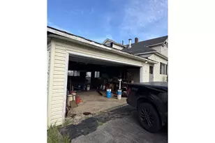 1554 Meade St, North Bend, OR 97459 - Photo 3