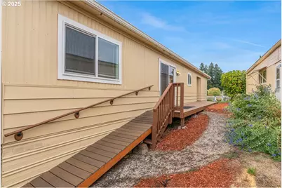 11768 SW Royal Villa Dr #124, Tigard, OR 97224 - Photo 35