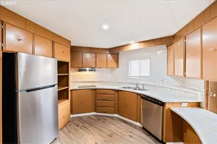 11768 SW Royal Villa Dr, Tigard, OR 97224 - Photo 15