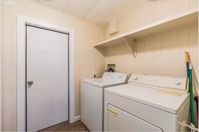 11768 SW Royal Villa Dr #124, Tigard, OR 97224 - Photo 23