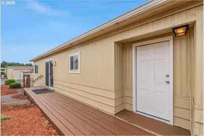 11768 SW Royal Villa Dr #124, Tigard, OR 97224 - Photo 5