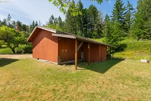 736 Ferguson Ln, Days Creek, OR 97429 - Photo 33