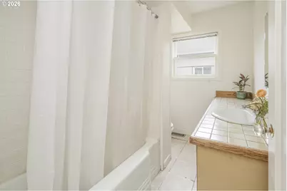 246 NW Freeman Ave, Hillsboro, OR 97124 - Photo 9