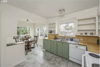 246 NW Freeman Ave, Hillsboro, OR 97124 - Photo 21