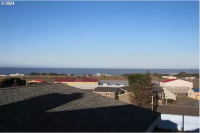 29820 Mary St, Gold Beach, OR 97444 - Photo 17