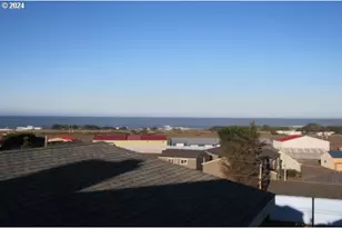 29820 Mary St, Gold Beach, OR 97444 - Photo 17