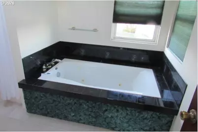 29820 Mary St, Gold Beach, OR 97444 - Photo 9