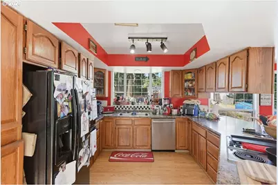 715 E 1st St, Coquille, OR 97423 - Photo 13