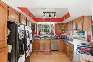 715 E 1st St, Coquille, OR 97423 - Photo 13