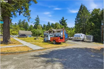 715 E 1st St, Coquille, OR 97423 - Photo 37