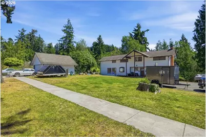 715 E 1st St, Coquille, OR 97423 - Photo 3