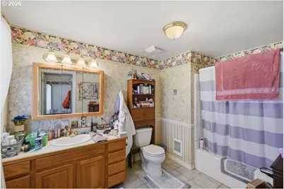 715 E 1st St, Coquille, OR 97423 - Photo 21
