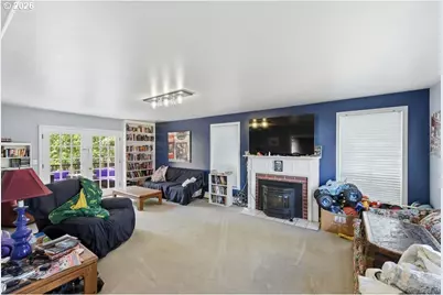715 E 1st St, Coquille, OR 97423 - Photo 7