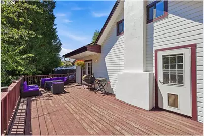 715 E 1st St, Coquille, OR 97423 - Photo 27