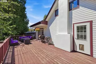 715 E 1st St, Coquille, OR 97423 - Photo 27