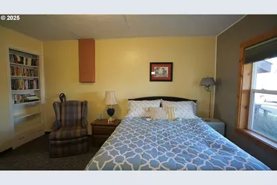 145 E Franklin Ave, Dayville, OR 97825 - Photo 33