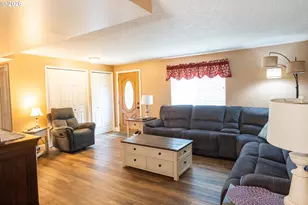 5209 G St, Springfield, OR 97478 - Photo 3