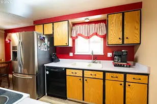5209 G St, Springfield, OR 97478 - Photo 7