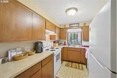 8050 SW 103rd Ave, Beaverton, OR 97008 - Photo 29