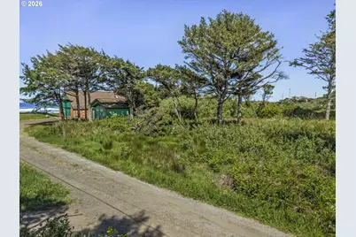 121 NW Texas St, Yachats, OR 97498 - Photo 3