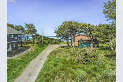 121 NW Texas St, Yachats, OR 97498 - Photo 9