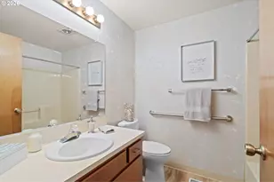 2210 NE 156th Ave, Portland, OR 97230 - Photo 15