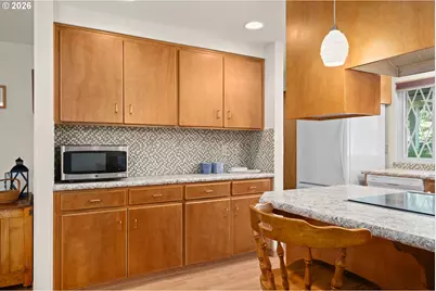 2210 NE 156th Ave, Portland, OR 97230 - Photo 11